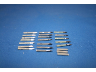 White Metal Ammo For Panzer Iv Tanks And Decals - image 1