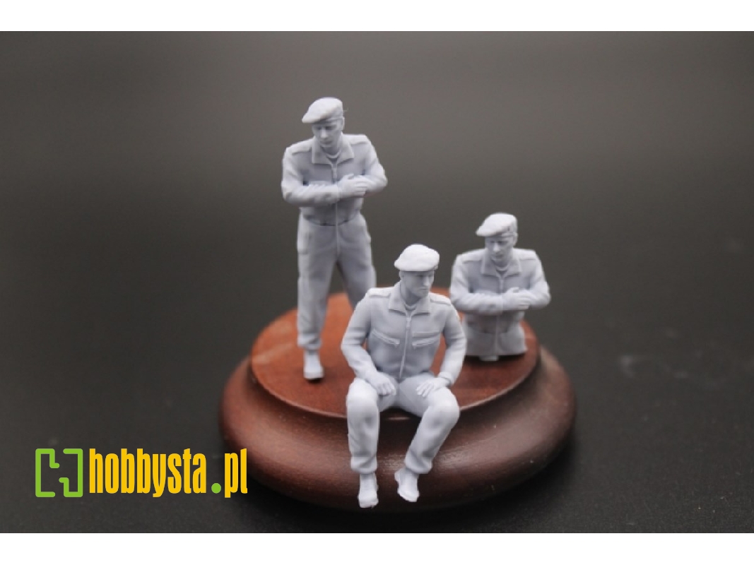 Bundeswehr Crewmembers For Marder (2 Figures, 1 Half-figure And Decalsheet) - image 1