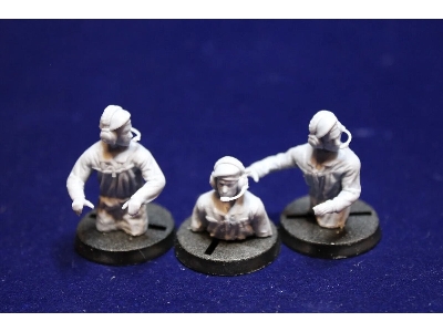 M48 Crew 3 Soldiers, Half Figures - image 1
