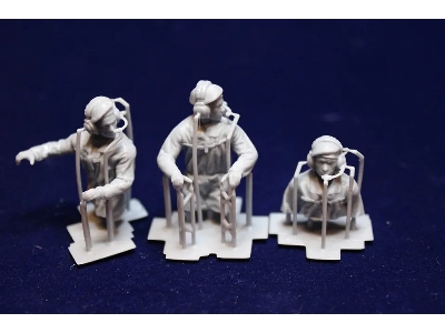 M48 Crew 3 Soldiers, Half Figures - image 2