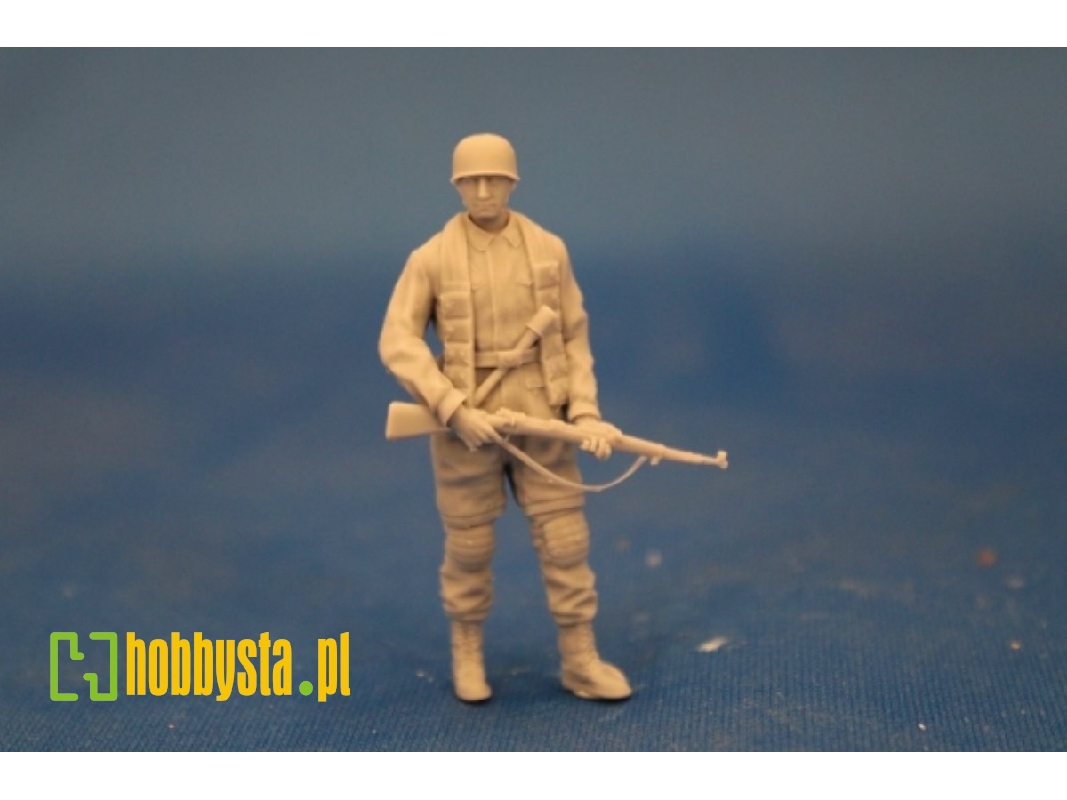 Paratroopers With Rifles And Cartridge Belts - image 1