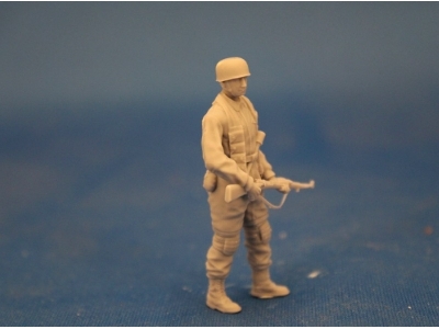Paratroopers With Rifles And Cartridge Belts - image 2