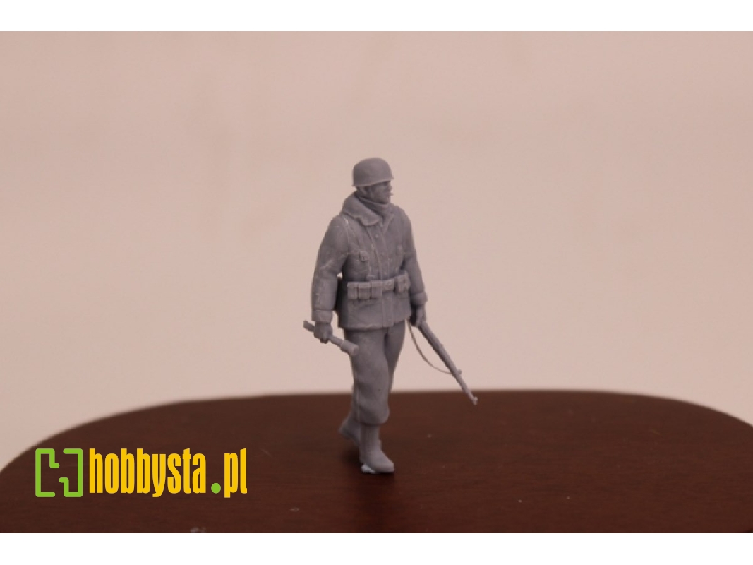 German Wwii Fallschirmjäger In Winterdress With Helmet And K98 Rifle - image 1