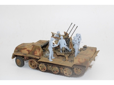 German Luftwaffe 2cm Flak/Vierling Crew (6 Figures) - image 1