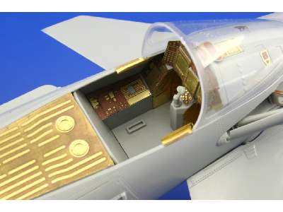 EF-2000 Typhoon Single Seater interior S. A. 1/32 - Trumpeter - image 4