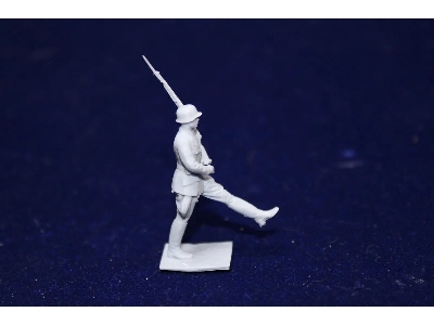 Lah In Goose Step - image 1