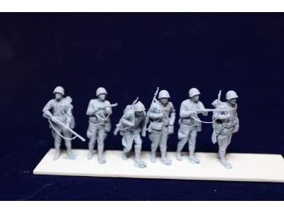Soviet Wwii Infantry Soldiers Standing (6 Figures) - image 1