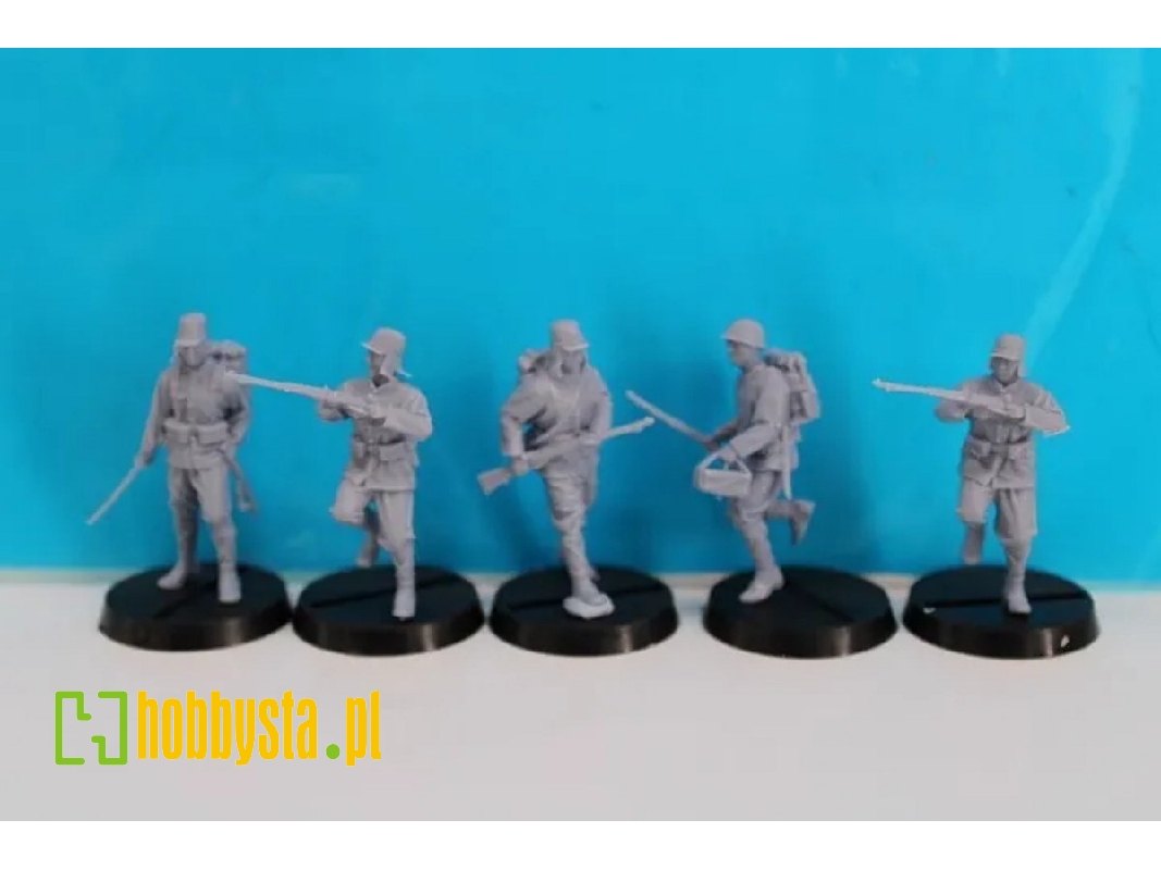 10 Japanese Infantry No. 4 In Attack - image 1