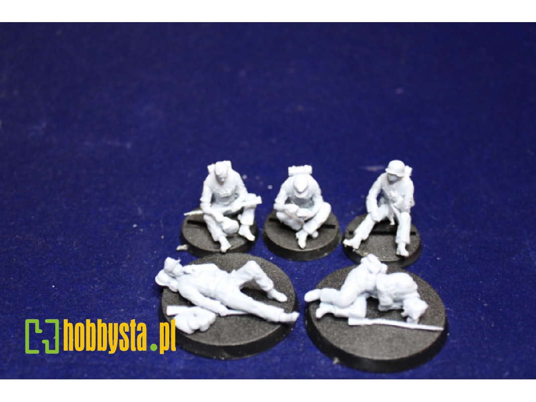 5 German Soldiers Resting - image 1