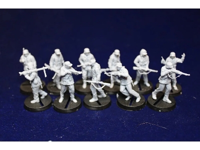 11 German Soldiers Walking In Winter Equipment - image 2