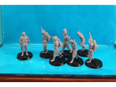 6 Russian Prisoners (Pow) No.2 And German Soldier - image 1