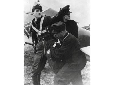 German Luftwaffe Wwii Austrian Ace - Walter Novotny In "flugdress" (3d-printed) - image 1