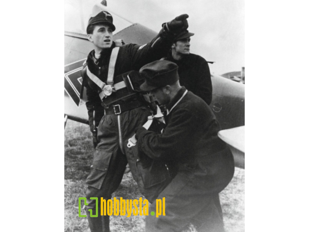 German Luftwaffe Wwii Austrian Ace - Walter Novotny In "flugdress" (3d-printed) - image 1