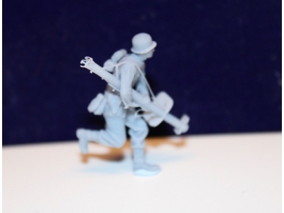 Wehrmacht Panzerjäger Running With Anti-tank Shock - image 2