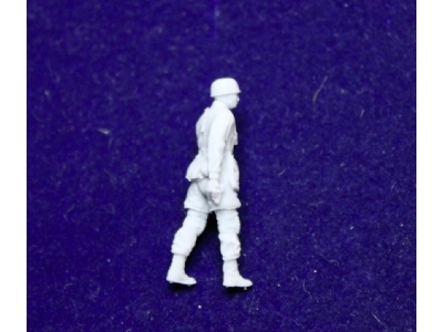 Paratrooper Officer Crete With Pistol - image 2