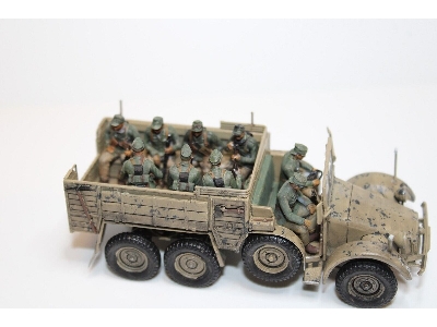 Africa Corps Soldiers Sitting (9 Figures) - image 10