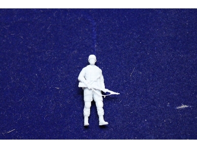 German Wwii Fallschirmjager With Dropcontainer (7 Figures) - image 1