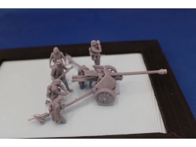 Crew For 7,5 Cm Pak 40 Anti Tank Gun - image 3