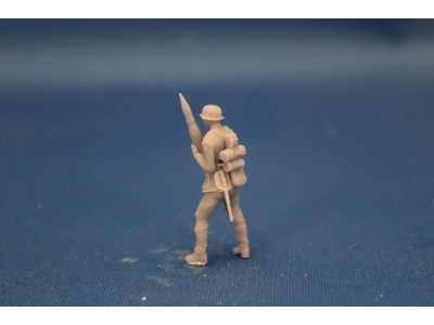 Crewmember For 8,8 Cm Pak 43 - Loader With Round Standing - image 1