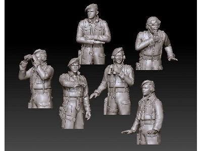 British Wwii Tank Crew (6 Figures) - image 1