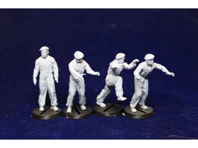 Early German Bundeswehr Tank Crew M48 Boarding (4 Figures) - image 2