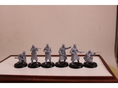 German Grenadiers In Greycoat Attacking (6 Figures) - image 1