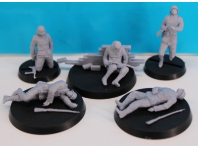 German Soldiers Wounded Or Dead (5 Figures) - image 1