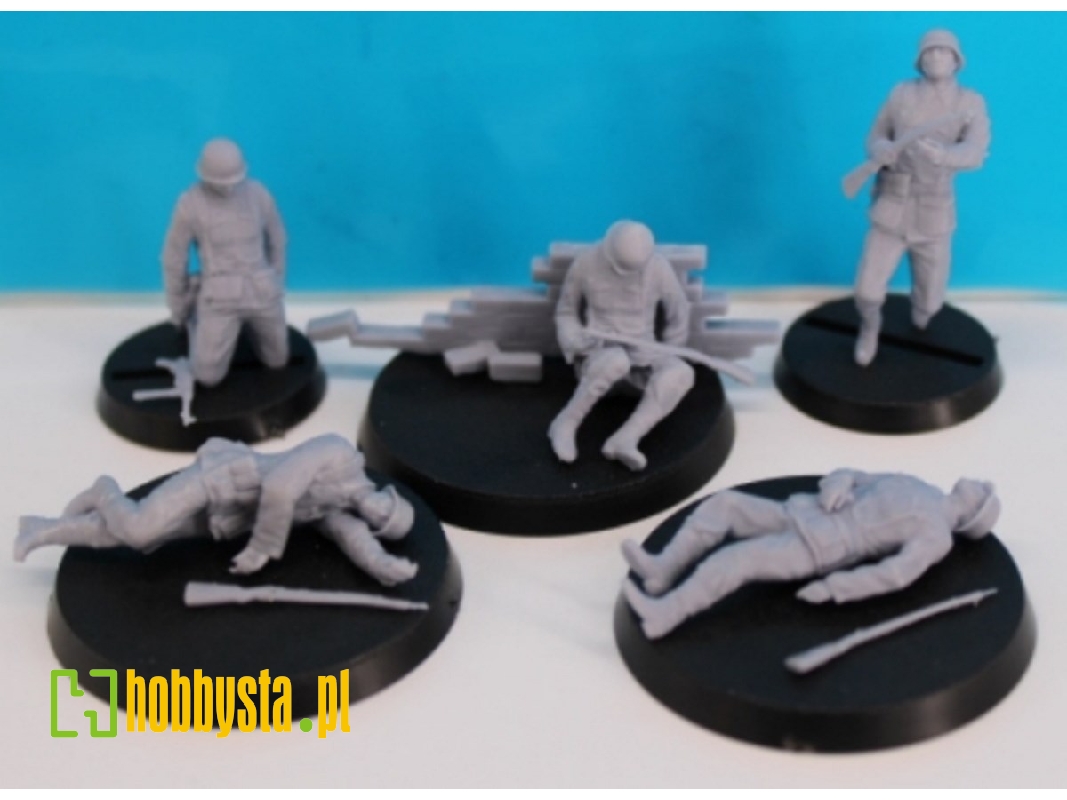 German Soldiers Wounded Or Dead (5 Figures) - image 1