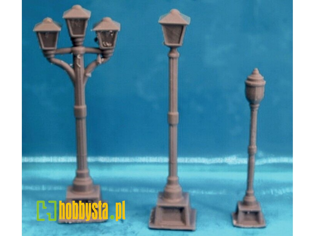 3 Old Street Lamps - image 1