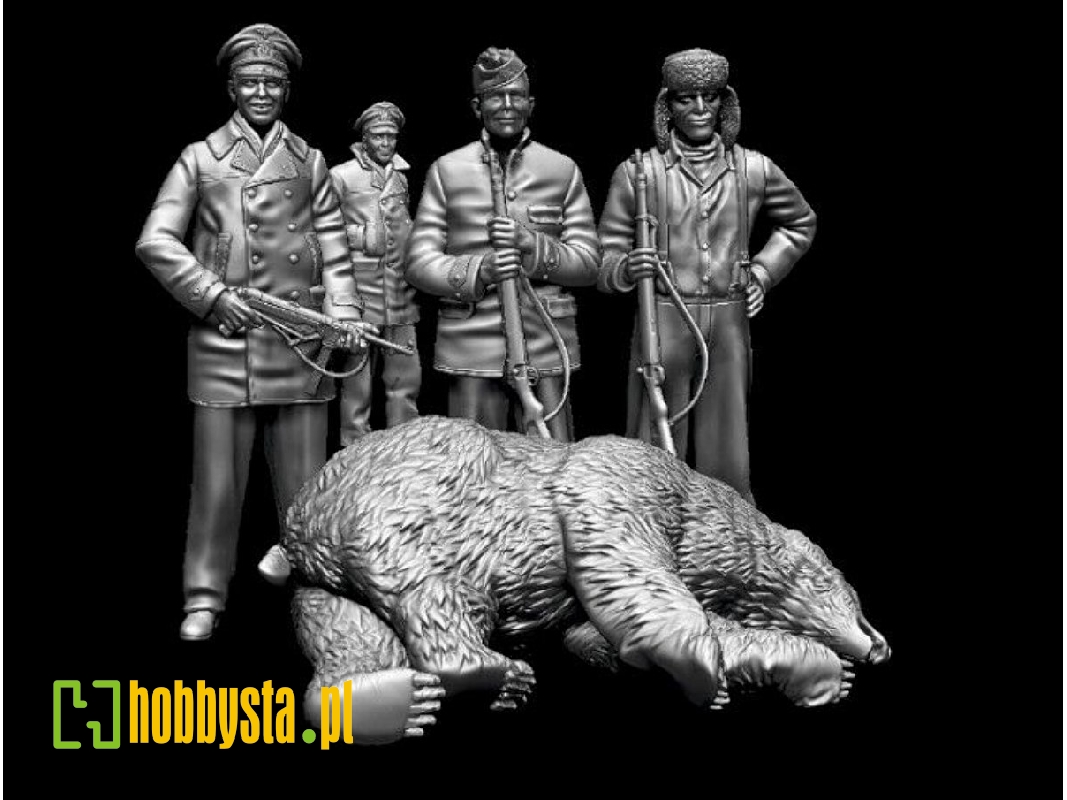 4 U-boot Crew With A Killed Polar Bear - image 1
