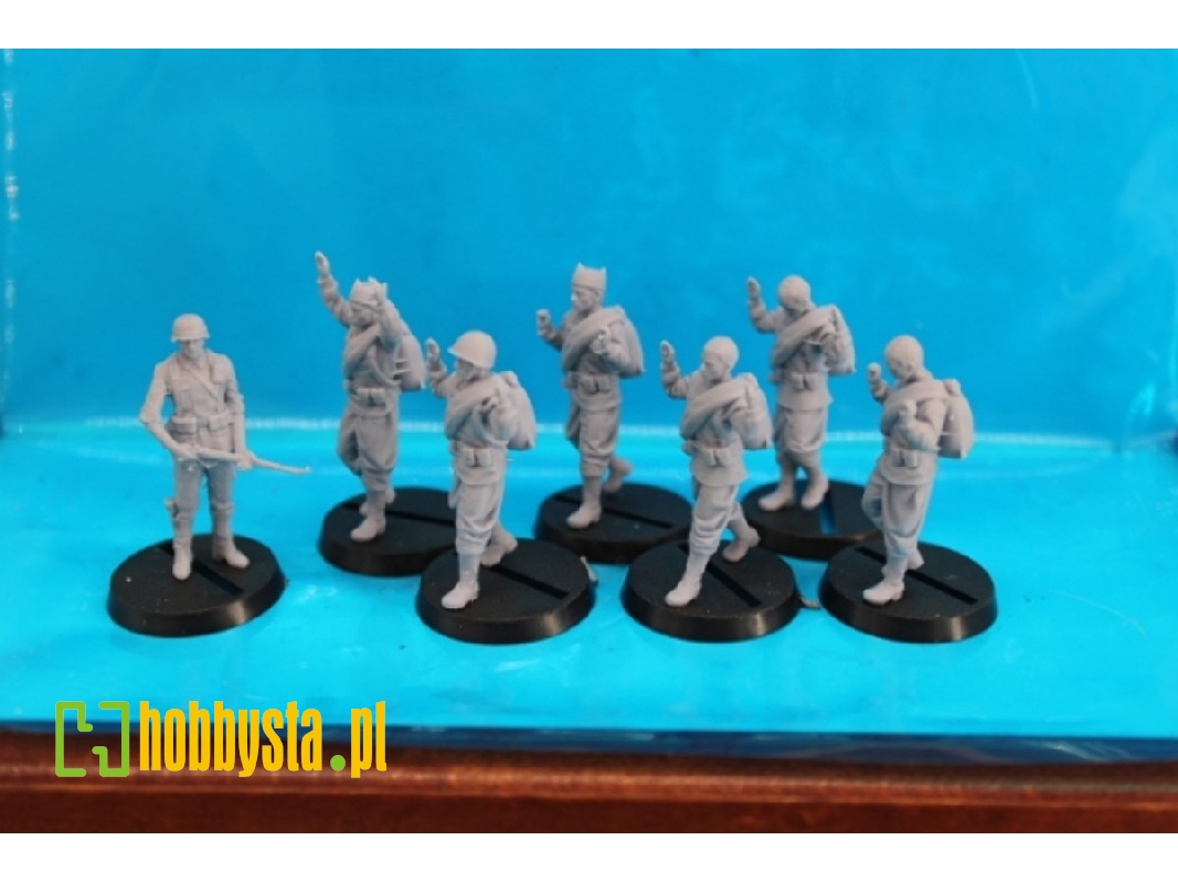 6 Russian Prisoners (Pow) No.1 And German Soldier - image 1