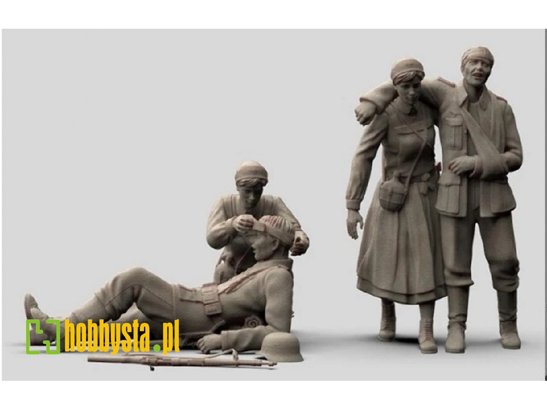 3 Wounded German Soldiers And 2 Nurses And One Soldier - image 1