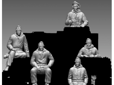 German Tank Crew In Winter Gear Sitting And Standing (5 Figures) - image 1