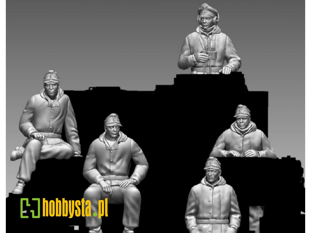 German Tank Crew In Winter Gear Sitting And Standing (5 Figures) - image 1
