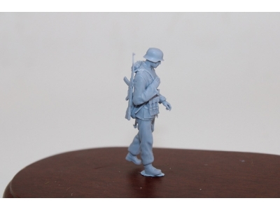 German Wwii Waffen Ss Grenadier With Stahlhelm And Sturmgewehr 44 - image 1