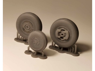 Ts-11 Iskra - Wheels - image 1