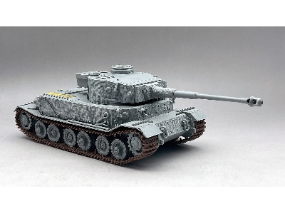 Panzerbefehlswagen Tiger (P) 003 With Zimmerit In May 1944 - image 3