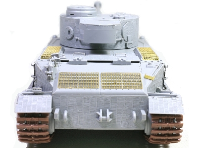 Panzerbefehlswagen Tiger (P) 003 With Zimmerit In May 1944 - image 8