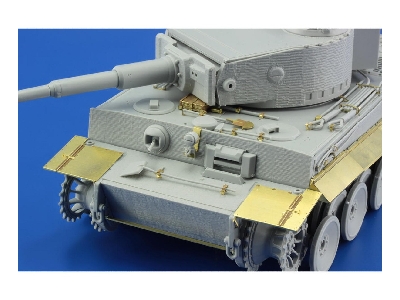 Tiger I Mid production fenders 1/35 - Dragon - image 7