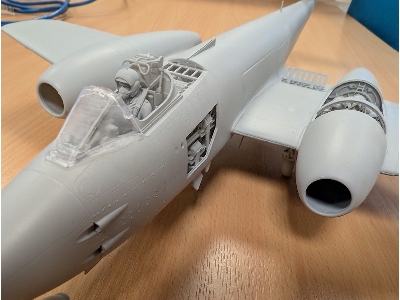 Gloster Meteor F.8 / Fr.9 - First Edition Boxing - image 16