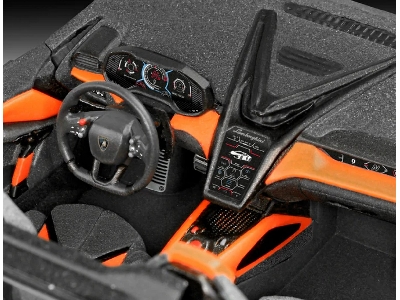 Lamborghini Revuelto - image 4