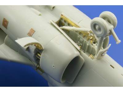 EA-6B undercarriage 1/48 - Kinetic - image 2