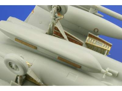 EA-6B undercarriage 1/48 - Kinetic - image 5