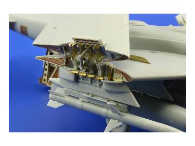 EA-6B wing fold 1/48 - Kinetic - image 2