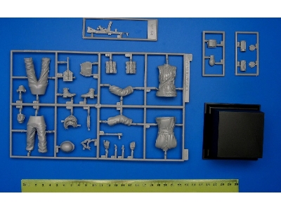 Figure Feldwebel, 352nd Volksgrenadier Division - image 2