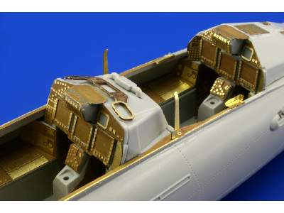 EF 2000 Two-seater interior S. A. 1/32 - Trumpeter - image 7