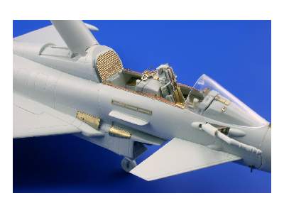 EF-2000 Two-seater interior S. A. 1/48 - Revell - image 3