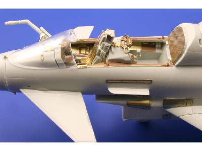 EF-2000 Two-seater seatbelts 1/48 - Revell - image 3