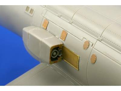 E-2C exterior 1/48 - Kinetic - image 15