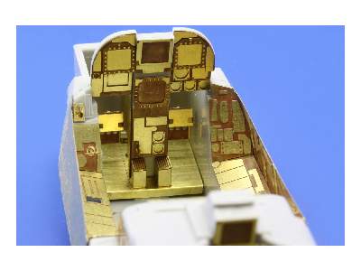 EA-18G interior S. A. 1/32 - Trumpeter - image 8